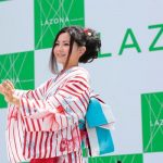 倉木麻衣が浴衣姿でダジャレ連発！？イベントで大ヒット曲『渡月橋 ～君想ふ～』をこの日だけの大合唱！