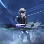 X JAPAN Toshlが『群青の夕暮れ』『Forever Love』を熱唱！関西コレクション2015 SPRING＆SUMMER