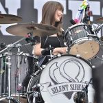 【ライブレポート】ガールズバンド・SILENT SIRENがLAKE STAGEに初登場！夏フェスファッションでキュートなパフォーマンスを披露！