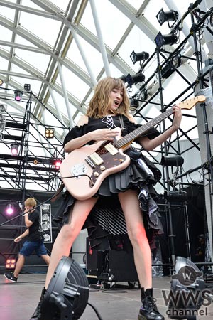 【ライブレポート】ガールズバンド・SILENT SIRENがLAKE STAGEに初登場！夏フェスファッションでキュートなパフォーマンスを披露！