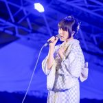 DAOKOが神宮外苑花火大会で映画『打ち上げ花火、下から見るか？横から見るか？』主題歌『打上花火』などを歌い上げる！