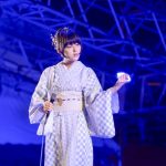DAOKOが神宮外苑花火大会で映画『打ち上げ花火、下から見るか？横から見るか？』主題歌『打上花火』などを歌い上げる！