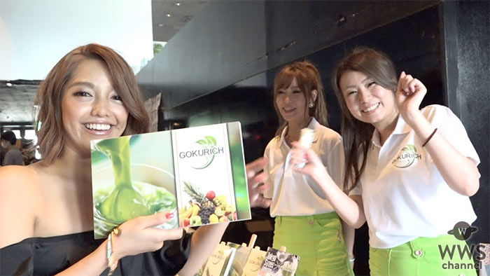 【動画】モデル・石川ナサがTSCで『すごくおいしいフルーツ青汁 GOKU RICH』を試飲！！水着でランウェイも！