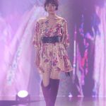 松井愛莉が神戸コレクション 2017 A/Wでトップバッターを務めるなど大歓声につつまれるランウェイに登場！