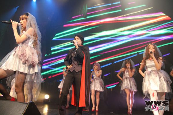 【ライブレポート】9人の死んだゾンビと1人のドラキュラでprediaが赤坂ハロウィンに登場！