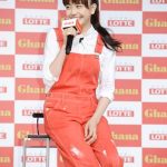 土屋太鳳、松井愛莉、広瀬すずが『ガーナ新CM発表会』でお互いの似顔絵ペイントに挑戦！その出来映えは！？