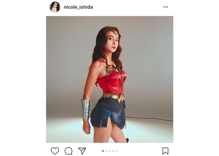 石田ニコルのレベルが高すぎるワンダーウーマンのコスプレ姿に絶賛の声！