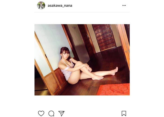 スパガ 浅川梨奈がセクシーすぎる水着姿を披露！「グラビアの時は全然違う雰囲気があって不思議」と絶賛の声！