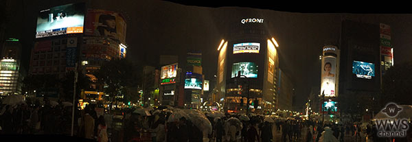 東方神起がハロウィンで盛り上がる渋谷の街をジャック？！大型5面ビジョンを1時間ジャックOA！