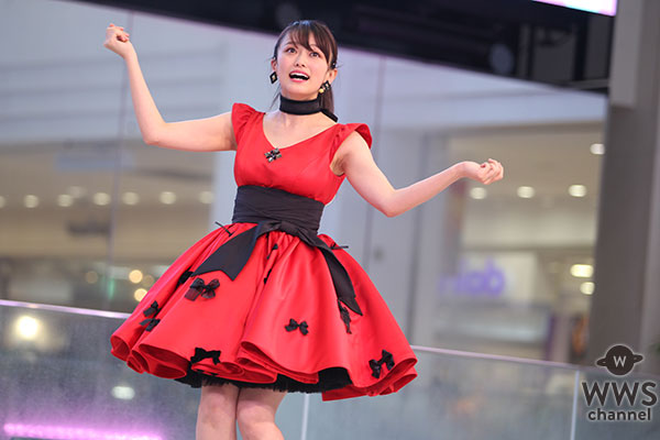 山地まりがデビューシングル発売イベントで可愛すぎるフリフリの赤衣装で熱唱！「渋谷のO-EASTぐらいでライブ出来たら嬉しい。いずれはMステ出演も(笑)」