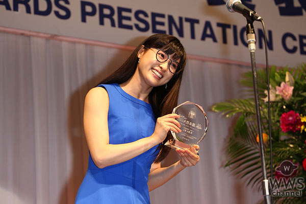 土屋太鳳が可愛いすぎる眼鏡姿で登場！第30回 日本 メガネ ベストドレッサー賞表彰式開催！「メガネは謎めいた魅力があると思うんです。」