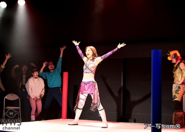 内田理央が美しいプロレスラーに！舞台『チョップ、ギロチン、垂直落下』東京公演が開幕！