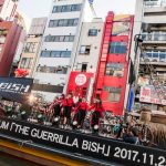 BiSHが道頓堀にて海賊船ゲリラライブを開催！「お騒がせしました、サンキュー！」
