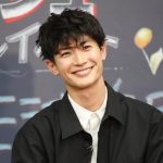 高橋優と三浦春馬のスペシャルイベントを女子校の教室で開催！サプライズで『ルポルタージュ』の弾き語りを初披露！