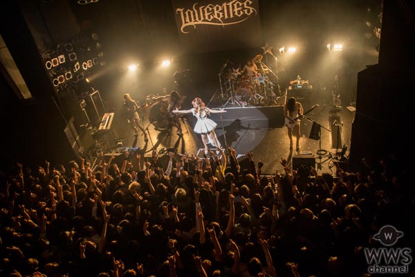 女性5人組メタル・バンドLOVEBITESが東京での超満員の初単独公演を終え、2018年最初のライヴを発表！