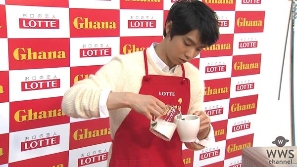 羽生結弦がエプロン姿でオリジナルホットチョコレートづくりに挑戦！「ほっとします・・・ホットチョコだけに（笑）」