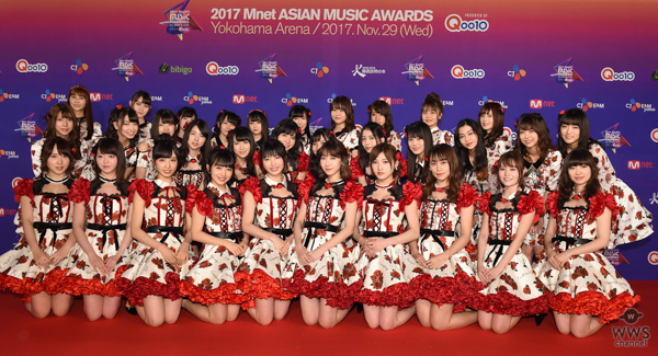 TWICEがカラフルな衣装で「2017 MAMA in Japan」レッドカーペットに登場！AKB48柏木由紀「個人的に TWICE のみなさんに会いたいです。」