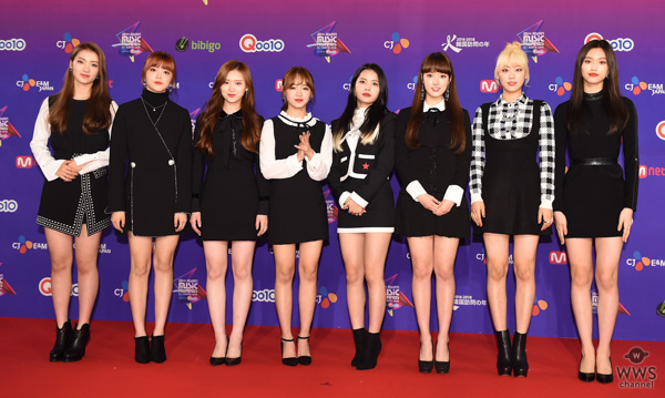 TWICEがカラフルな衣装で「2017 MAMA in Japan」レッドカーペットに登場！AKB48柏木由紀「個人的に TWICE のみなさんに会いたいです。」