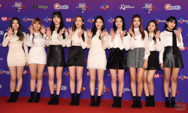 TWICEがカラフルな衣装で「2017 MAMA in Japan」レッドカーペットに登場！AKB48柏木由紀「個人的に TWICE のみなさんに会いたいです。」