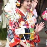 新生 E-girlsメンバー11人全員が艶やかな晴れ着姿で最新シングルヒット祈願！