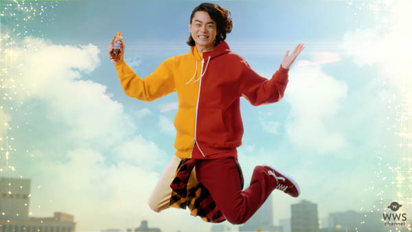「ファンタ宣伝部長」菅田将暉が一人に二つの能力が宿った“ダブルマサキ”に変身「Wジャンプ」でテレポーテーション！新TVCM『ファンタ ゴールデンアップル &パワー ダブルマサキ』篇