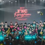 FTISLAND、CNBLUE、SF9らが所属するFNC エンターテインメント所属のアーティストが集う音楽の祭典『2017 FNC KINGDOM IN JAPAN -MIDNIGHT CIRCUS-』が 12月16日・17日に千葉県・幕張メッセで開催され、2日間で20,000人を魅了した。 5周年という節目を迎えたFNC KINGDOMは、所属アーティストのライブを1日で見られるだけでなく、 グループの垣根を超えた、ここでしか見られないアーティストのコラボレーションステージやスペシャルステージが目白押しのイベント。 今年は＜KINGDOM（王国）で真夜中に開催されるサーカス＞をテーマに、FTISLAND、CNBLUE、AOA、N.Flying、SF9、HONEYSTら6組が出演した。 6人のピエロに導かれスタートしたのは、勇壮なリズムを刻むパーカッションセッション。ミンファン（FTISLAND）、ミンヒョク（CNBLUE）、ジェヒョン（N.Flying）、スンソク（HONEYST）という4バンドのドラマーが一堂に会した貴重なコラボを幕開けに、出演グループが登場。 「ようこそ、『2017 FNC KINGDOM IN JAPAN -MIDNIGHT CIRCUS-』へ！」（ヨンファ）、「ファミリーコンサート、今から始まります！」（ホンギ）と、FNCを代表するフロントマン2人が開会を宣言した。 様々なグループのライブや豪華コラボが行われた中で、5周年のアニバーサリーを彩ったのは、イ・ホンギ（FTISLAND）とジョン・ヨンファ（CNBLUE）によるドラマ『美男＜イケメン＞ですね』の作中バンドA.N.JELLのジェルミとシヌの復活だ。ドラマの主題歌「Promise」では投げキスを模した振付まで披露し、歌いながらお互いの肩に手を置いたりと、仲の良さをうかがわせる。トークではドラマで彼らが演じた役になりきり、「今日は2人だけど、テギョン（チャン・グンソク）さんとミナム（パク・シネ）さんと4人で、いつか東京ドームでライブしましょう！　僕の夢ですから」と意気込むヨンファに、「A.N.JELLは3曲しかないのに⁈　でも、いろんなジャンルにアレンジすれば3曲で2時間できるかな？」とホンギがアイディアを出せばファンは爆笑。A.N.JELL復活に対する会場の反応の大きさにホンギは、「実は昨日のステージの後、2日目もやってほしいって言われたんです。FTISLANDもCNBLUEも頑張ってたんだけど、A.N.JELLが一番良かったからって」とゴキゲン。なりきりトークを続けているとヨンファが、「ホンギさん、ありがとうございます。何も知らない僕にホンギ先輩がいろいろ教えてくれました。ホンギがいるから僕がいる、（FNCアーティスト第1号の）ホンギがいるからFNCの他のアーティストもいるんです」とデビュー作である本作を思い出し急に素に戻ってマジメな話をしだすと、ホンギは「わー、トリハダ」と笑いながら照れ隠しをする。ドラマの思い出話では、ヨンファが好きなシーンだという明洞（ミョンドン）でミナム（パク・シネ）の後をシヌがつけるドラマの名場面を再現して「なつかしー！」と大爆笑しながら、「撮影は楽しくて、辛いことはなかった。4人はすごく仲が良くて、台本にないアドリブもたくさんやったし」（ホンギ）と、思い出話に花が咲いた。2曲目の「Still」では、8年前のドラマの場面写真が映し出されると会場からは大きな歓声が上がり、最後にホンギが「今度会えるのは、いつになるかわからないけど」と言いながら2人で肩を組んで「ジェルミ～」、「シヌ～」と言い合いながら退場していったが、2人が揃ってA.N.JELLの曲を歌うのはドラマ撮影時以降初、約8年ぶりとなり、FNC KINGDOMだからこそ、5周年だからこそできた復活劇となった。 他にも、普段はドラマーとしてステージの中央に立つことがないミンファン（FTISLAND）を中心に、ジェヒョン＆フェスン（N.Flying）、ダウォン（SF9）らが嵐の「Love so sweet」をカバーしたり、ギタリストのジョンフン（FTISLAND）がギターを持たずにヨンビン＆ジェユン（SF9）を従えて星野源の「恋」ダンスを披露するという意外性のあるコラボや、実力派女性ラッパーとして注目されているジミン（AOA）がスンヒョプ（N.Flying）、ジュホ（SF9）を従えたステージ、ユナ（AOA）とインソン（SF9）がボーカルをたっぷり聴かせるスペシャルコラボなど、普段とは違ったカラーの楽曲を見せてくれた。 FNCの重鎮として、ガッツリしたライブを見せてくれたのは、FTISLANDとCNBLUE。初日はCNBLUEがトリ、2日目はFTISLANDがトリを務めたが、ライブで売っているバンドだけに両日でセットリストを変えて異なるライブを展開した。 CNBLUEは、とにかく楽しさが爆発。ステージの上、そしてステージを降りて、ファンの近くをくまなく走り回り、ファンにコール＆レスポンスを求めるヨンファ。そのヨンファはトーク中もFTISLANDやSF9の曲を即興でピアノ弾き語りを始めたかと思えば、「今日、来てくれたみなさんが熱いから、帰りたくない！　朝までやりましょう！」と、セットリストに入っていないライブのテッパン曲「Wake Up」を始めたり、音楽を奏でるのが楽しくてしかたがない様子で、CNBLUEもファンも完全燃焼できるライブで盛り上げた。 CNBLUEからは、ソロアルバムをリリースしているボーカルのヨンファとギターのジョンヒョンが、ソロステージも披露。 ジョンヒョンは1月にリリースされる2ndソロアルバム『METROPOLIS』に収録されるアコースティックなバラードナンバー「ひかりのまちで」をライブで初パフォーマンスして会場を沸かせた。 FTISLANDは、音楽でひとつになれる勢いのあるライブを展開。初日はファンがコーラスに参加できる曲を多めに、2日目は彼ら得意のハードなロック曲を中心に聴かせたが、ボーカル、ホンギのバラードからロックまでを歌いあげる声と、ファンの心を捉えるパフォーマンスとトーク力はサスガ。「FTISLANDは音楽を多様な色に変えることができるバンド。FNC KINGDOMもどんどんFNCの色をみつけていっている。俺はやりたくないけど、“FNCのアーティストみんなが同じステージに集まれるのはFNC KINGDOMしかないから”ってCNBLUEのヨンファに説得されて参加しています。ヨンファがFNCの天使で、俺が悪魔だな（笑）」とファンを笑わせたが、なんとか言いながらもFNC愛が一番あふれているのがFNC第一号アーティストであるのFTISLANDのホンギなのだ。「今年も来てくれてありがとう。全員がこれからも、もっといい音楽をプレゼントします」と言って、この日誕生日を迎えたベースのジェジンへのお祝いも兼ねて、1万人と声を合わせて「FNCファイティン！　ジェジン、誕生日おめでとう！」とステージ上でカンパイをしてライブをしめくくった。 FTISLANDからは、ソロアルバムをリリースしているホンギもソロステージを披露。心に響くバラードを熱唱した。 今年、イッキにファンが増えたのを実感させたのは6月に日本デビューしたSF9。12月13日にリリースしたばかりの日本1stアルバムの収録曲「僕の太陽 ～O Sole Mio～」などで大きなファンコールを集めたが、自曲のほかに、ブルゾンちえみでおなじみのオースティン・マホーンの「Dirty Work」をカバー。ラストでジミン（AOA）が登場し、かわいく「35億」をキメた。新人であるSF9は前述のコラボの他にも、CNBLUE、ヨンファのソロなど先輩たちのステージでのコラボでも大活躍した。 N.Flyingは、韓国で大ブームを巻き起こしたデビューサバイバル番組『PRODUCE 101 Season2』出身のフェスンが加入してから初のFNC KINGDOM。ボーカルをフェスンにバトンタッチしたグァンジンがベースに専念することで演奏がタイトになり、磨きがかかったツインボーカルで華やかさが増した印象。「バンドが楽しくて、すごく幸せ」というフェスンの言葉に象徴されるように、今後の彼らの飛躍が楽しみになる。 1年ぶりの来日となるAOAも、待ちわびたファンの前で久々のパフォーマンスを見せたが、「今年はいろいろ大変でしたが、みんな気持ちをひとつにして頑張っています。 戻ってくるので忘れずに待っていてください」と再会を約束してくれた。 まだ日本での活動をしていない新人バンドHONEYSTは、新曲「恋愛したい」など2曲をパフォーマンスしたが、先輩バンドたちとはまた違う爽やかなロックを聴かせた。 エンディングでは再びステージの上に全アーティストが大集結。 最後にホンギ＆ヨンファが登場すると、「今年も幸せに終えることができました」（ホンギ）、「来年、また会いましょう！」（ヨンファ）と言って約5時間のファミリーコンサートの幕が閉じた。 なお、このFNC KINGDOMが年内の日本でのライブが最後になるアーティストが多い中、12月13日に1stアルバム『Sensational Feeling Nine』をリリースしたばかりのSF9は、12月21日・福岡、22日・名古屋、23日・大阪、24日・東京でアルバムのリリースイベントを開催、CNBLUEのヨンファは、20日、21日にパシフィコ横浜国立大ホールで『JUNG YONG HWA JAPAN CONCERT 2017 "Summer Calling" @Xmas』を行い、年内の日本活動を終える予定。