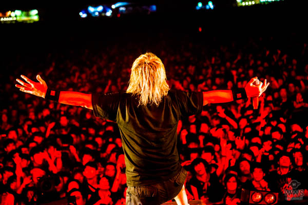 マキシマム ザ ホルモンが『COUNTDOWN JAPAN 17/18』EARTH STAGEに登場！腹ペコたちが待ち望んでいた狂乱のライブをレポート！