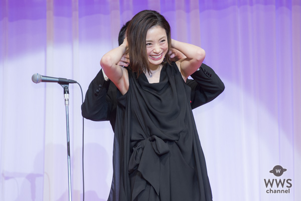 女優・上戸彩が第29回日本ジュエリーべストドレッサー賞表彰式に黒のシックなドレスコーデで登場！「今つけているジュエリーを娘がつけてくれたらいいな」