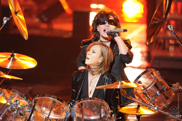 ＜コメント掲載＞YOSHIKI 紅白のステージで遂に奇跡の復活！ ドラムサプライズ披露で会場中のみならず日本中が大興奮！！「来年も僕たちは前に向かって突き進んでいくつもり」