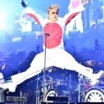 【ライブレポート】氣志團「お前らにとってお年玉的存在」EARTH STAGEのトリで新年GIG！ COUNTDOWN JAPAN 17/18で『One Night Carnival』や他アーティスト風アレンジ曲も披露！