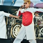 【ライブレポート】氣志團「お前らにとってお年玉的存在」EARTH STAGEのトリで新年GIG！ COUNTDOWN JAPAN 17/18で『One Night Carnival』や他アーティスト風アレンジ曲も披露！