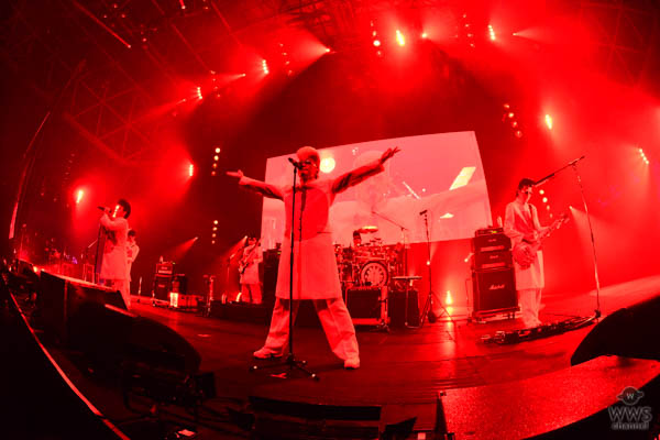 【ライブレポート】氣志團「お前らにとってお年玉的存在」EARTH STAGEのトリで新年GIG！ COUNTDOWN JAPAN 17/18で『One Night Carnival』や他アーティスト風アレンジ曲も披露！