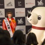 現役女子高生アーティスト・吉田凜音が 新宿駅西口地上コンコースライブで 可愛すぎるニッパーコラボグッズお披露目！