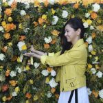 倉木麻衣が新曲『WE ARE HAPPY WOMEN』初披露！ 黄色に染まった恵比寿ガーデンプレイスでHAPPYダンス！2018年も得意のダジャレ2連発！？