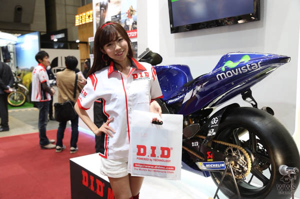 【写真特集】華やかでセクシーなコスチュームのコンパニオンが登場！＜第45回東京モーターサイクルショー＞