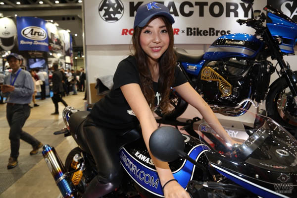 【写真特集】華やかでセクシーなコスチュームのコンパニオンが登場！＜第45回東京モーターサイクルショー＞