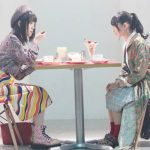 400 万ダウンロード突破！乃木坂 46 とホンキで恋するスマホゲーム 『乃木恋~坂道の下で、あの日僕は恋をした~』 セブン-イレブンとのコラボ・キャンペーン限定ショートムービー 「乃木恋カフェ ~セブン・ストーリーズ~」 5 月 1 日(火)9:00 より配信開始 乃木坂 46 のメンバー14 名がカフェを舞台に繰り広げるオムニバス形式の 7 つのストーリー 全 14 話が「セブンカフェ乃木恋くじ」に参加すると全国セブン-イレブンで観られる！