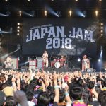 SCANDALが「JAPAN JAM 2018」に初登場！野外ステージで勢いのあるライブパフォーマンスを披露！