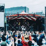 【ライブレポート】SCOOBIE DOが野外フェス「人間交差点2018」に初参戦！ RHYMESTERとのコラボに、話題の「ダチーチーチー」でも大盛り上がり！