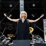 hideメモリアルライブイベントに登場したD'ERLANGERが炎天下のステージでシャウト!!