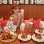 【写真特集】現役女子大生・Ramがアメリカンサイズのハンバーガーから韓国老舗店のチーズダッカルビまで堪能！GEMS三軒茶屋が6/3にオープン！