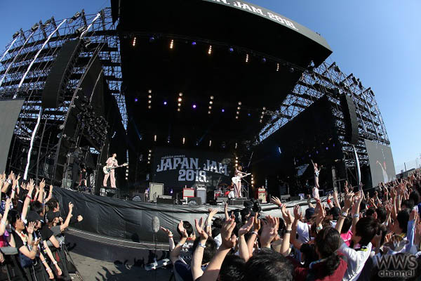 SCANDALが「JAPAN JAM 2018」に初登場！野外ステージで勢いのあるライブパフォーマンスを披露！