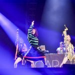 Carat、東京ストリートコレクションで勢いのあるステージを展開！ キュートさと、女の子の可愛らしい色気を振りまきランウェイを歌いながら歩く！