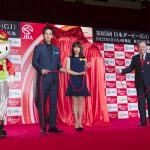 土屋太鳳、巨大な馬で運気は上昇！？日本ダービーで「勝利の女神に出会いたい！」
