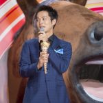 土屋太鳳、巨大な馬で運気は上昇！？日本ダービーで「勝利の女神に出会いたい！」