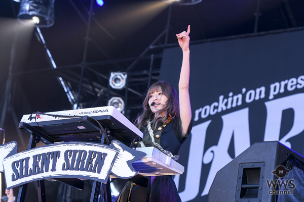 【ライブレポート】実力派ガールズロックバンド・SILENT SIRENがJAPAN JAM 2018のトップバッターで登場！新曲『天下一品のテーマ』では威勢よく「ラッシャイ！」の掛け声で会場を一体に！