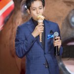 土屋太鳳、巨大な馬で運気は上昇！？日本ダービーで「勝利の女神に出会いたい！」