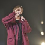  “音楽”と“ファッション”個性的なジャケットを着こなすXOX！ 東京ストリートコレクションに登場！ニューシングル『OVER』を含む全3曲熱唱！