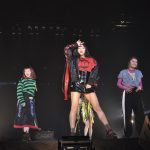 Carat、東京ストリートコレクションで勢いのあるステージを展開！ キュートさと、女の子の可愛らしい色気を振りまきランウェイを歌いながら歩く！