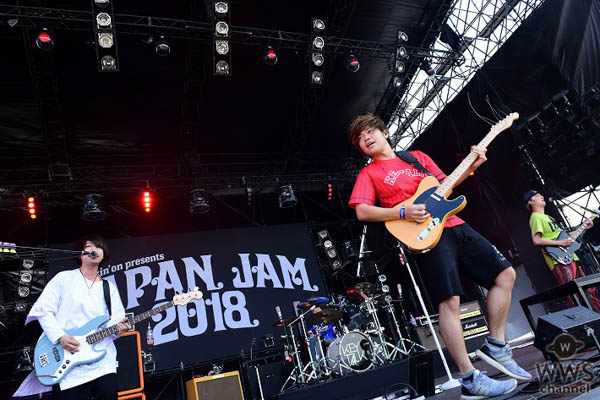 【ライブレポート】KEYTALK、JAPAN JAM 2018で『Summer Venus』含む全9曲披露！寺中、「さぁさぁさぁ、両手を空に掲げてー！」SKY STAGE会場全員が青空を仰ぐ！